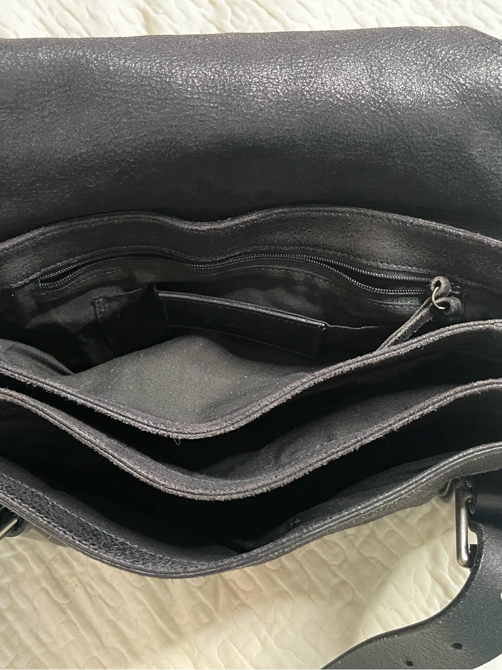 Balenciaga Black Distressed Leather Shoulder Bag Adjustable Strap Italy Rare - Picture 10 of 16